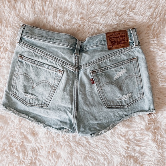 Levi’s 501 high rise jean shorts ✨ - Picture 3 of 9